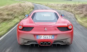 Євросоюз офіційно скасував заборону на продаж нових автомобілів з ДВЗ у 2035 році