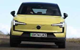 Volvo попереджає власників EX30 про ризик загоряння батареї