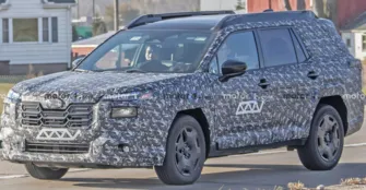 Новий Subaru Outback: шпигунські фото показують сміливий позашляховий стиль
