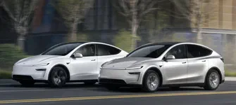 Tesla випустила шестимісний Model Y L зі збільшеним салоном і запасом ходу понад 520 км