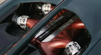 Новий Bugatti Tourbillon показав, на що здатен його 16-циліндровий двигун (ВІДЕО))