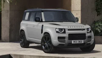 Land Rover оновив Defender 2027: позашляховик отримав нові версії, втратив базовий мотор і подорожчав