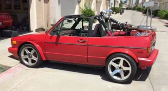 В США на продажу виставлений 300-сильний Pontiac з кузовом давнього VW Golf