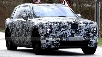 Rolls-Royce готує електричний кросовер із незвичним капотом