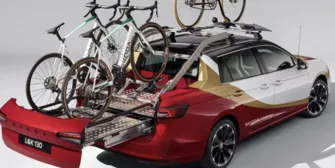 Skoda представила унікальний гібридний «пікап» Superb для підтримки велосипедистів на Tour de France