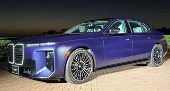 BMW повернула V8 у флагманську 7-Series: представлено новий M760 xDrive