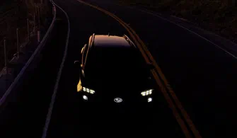 Subaru готує новий електричний SUV: перший тизер і деталі