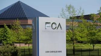 Fiat Chrysler відкликає майже мільйон авто