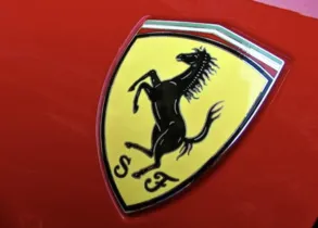 Ferrari відкладає другий електрокар до 2028 року через відсутність попиту