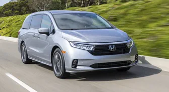 Honda відкликає понад 325 тисяч мінівенів Odyssey через несправність камери заднього виду