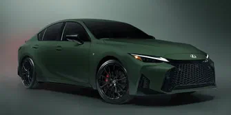Lexus IS 2027 року отримав ексклюзивну зелену версію — таких седанів буде лише 350
