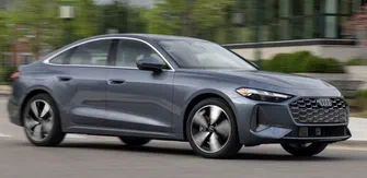 Audi не відмовляється від бензинових двигунів: глава компанії заявив про їхнє майбутнє після 2030-го