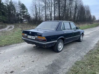 BMW 5 серии 1987