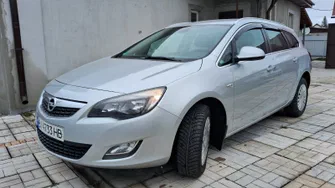 Opel Astra 2011