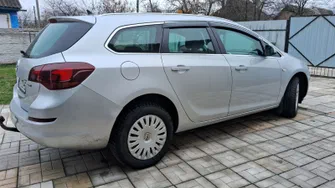 Opel Astra 2011
