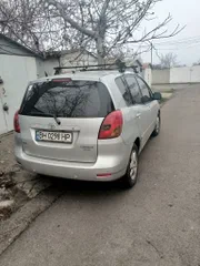 Toyota Corolla Verso 2004