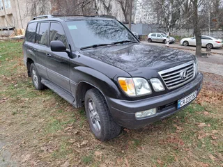 Lexus LX 2006