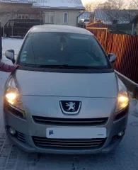 Peugeot 5008 2013
