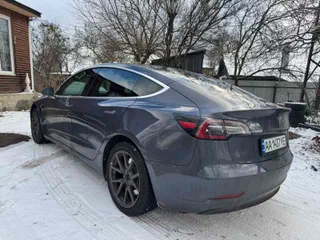 Tesla Model 3 2020