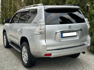 Toyota Land Cruiser Prado 2011