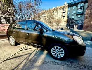 Kia Carens 2011