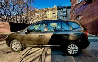 Kia Carens 2011