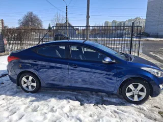 Hyundai Elantra 2012
