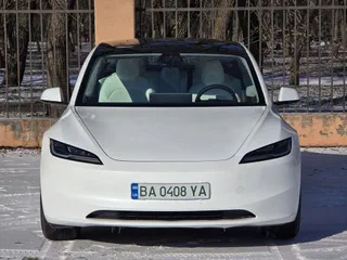 Tesla Model 3 2025