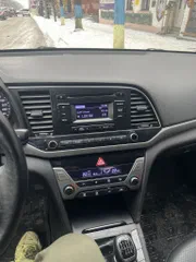 Hyundai Elantra 2018