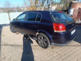 Opel Signum 2003