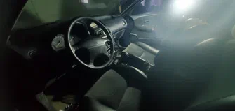 Mitsubishi Carisma 2002