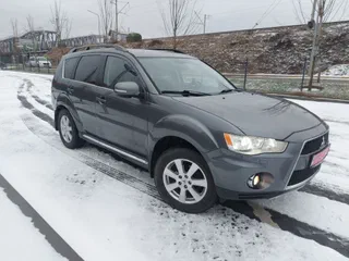 Mitsubishi Outlander 2011
