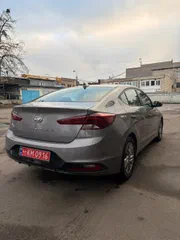 Hyundai Elantra 2020
