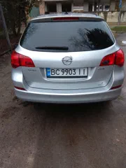 Opel Astra 2011