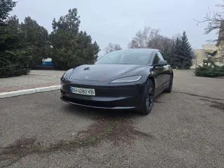 Tesla Model 3 2024