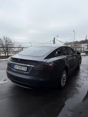 Tesla Model S 2015