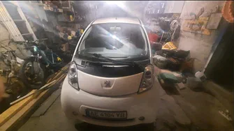 Peugeot iOn 2015
