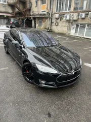 Tesla Model S 2014