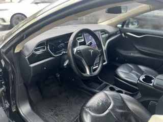 Tesla Model S 2014