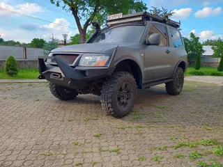 Mitsubishi Pajero 2002