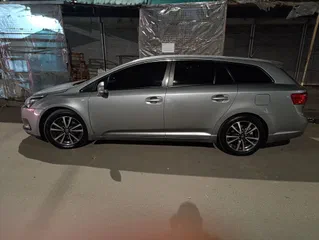 Toyota Avensis 2013