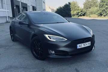 Tesla Model S 2015