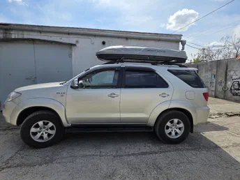 Toyota Fortuner 2005
