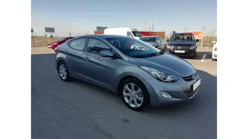 Hyundai Elantra 2012