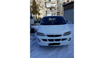 Hyundai H-1 2001