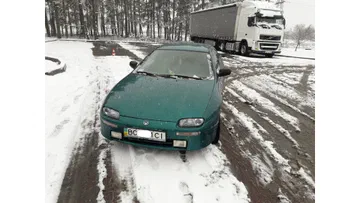 Mazda 323 1996