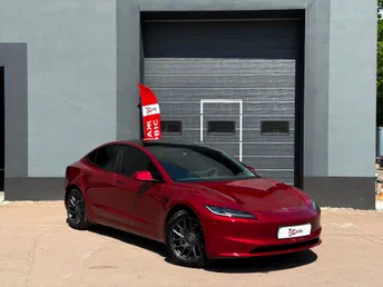 Tesla Model 3 2024