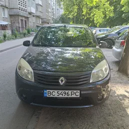 Renault Sandero 2010