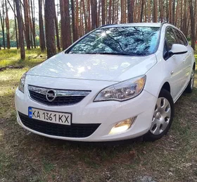 Opel Astra 2011