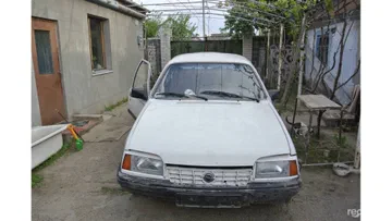 Opel Rekord 1985
